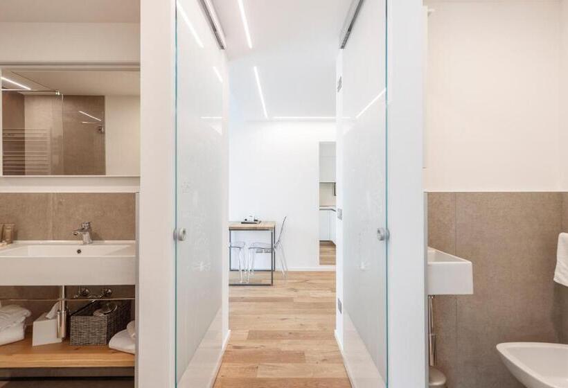 تختخواب و صبحانه Alea   Garda Lake Suite