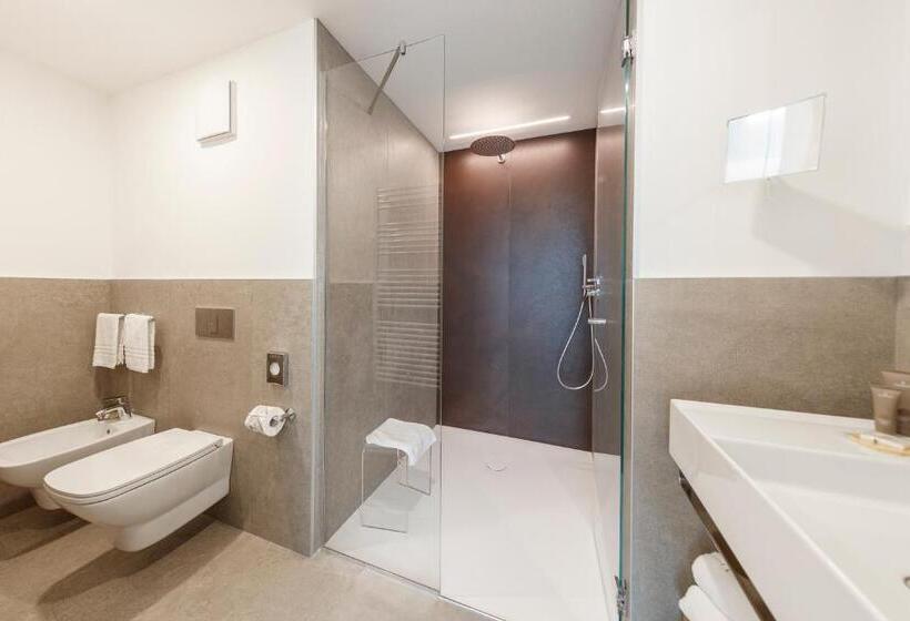 تختخواب و صبحانه Alea   Garda Lake Suite