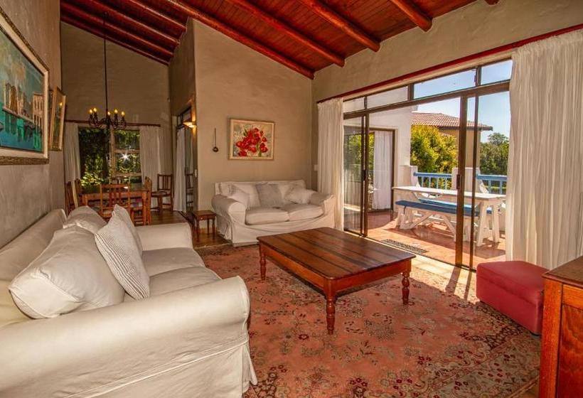 تختخواب و صبحانه Sea Whisper Guest House And Self Catering