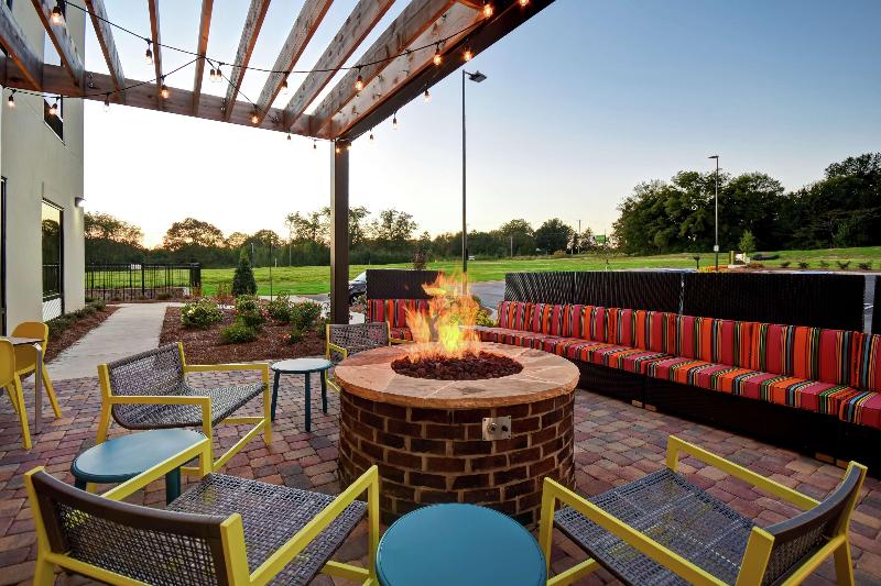 Отель Home2 Suites By Hilton Lagrange
