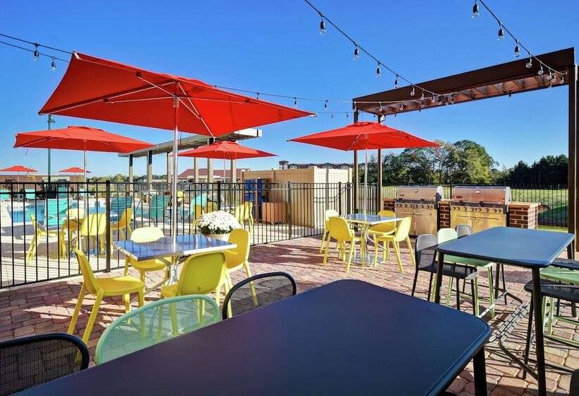 Отель Home2 Suites By Hilton Lagrange