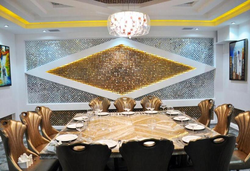 בית מלון כפרי Parliament Palace