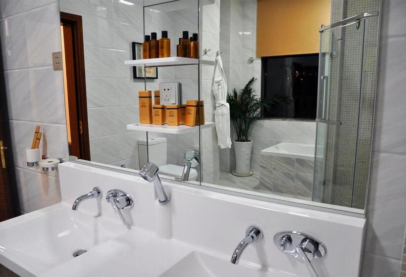 בית מלון כפרי Parliament Palace