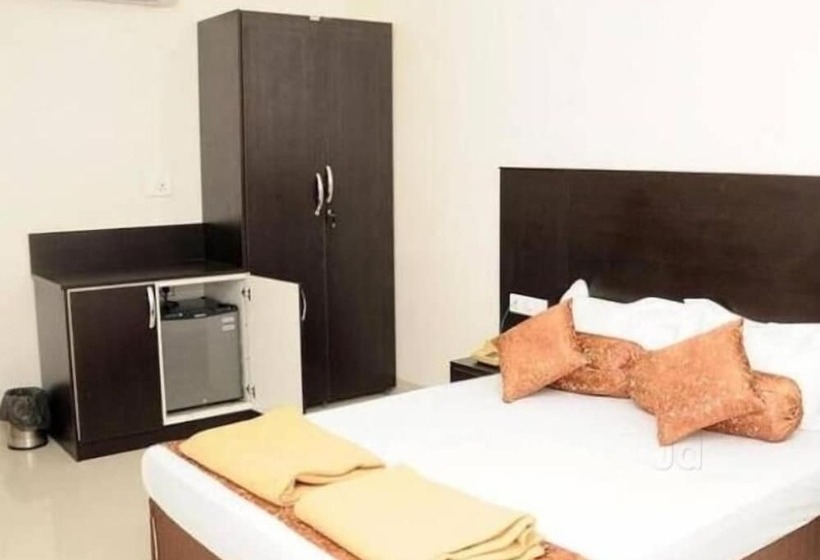 호텔 Sri Kamal International