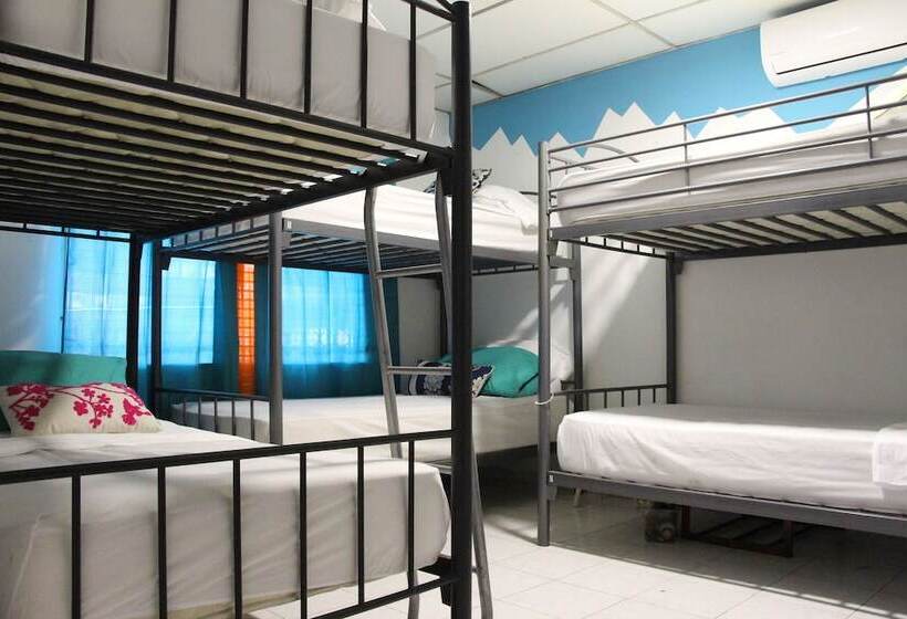 Los Panas Hostel