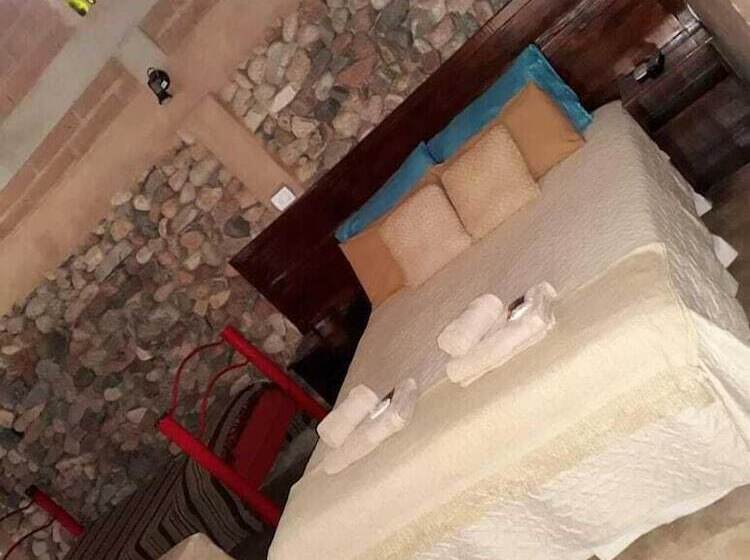 پانسیون Hostal Sisabel