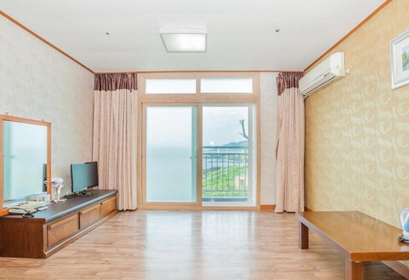 Курорт Jeju Ilsung Beach Condo