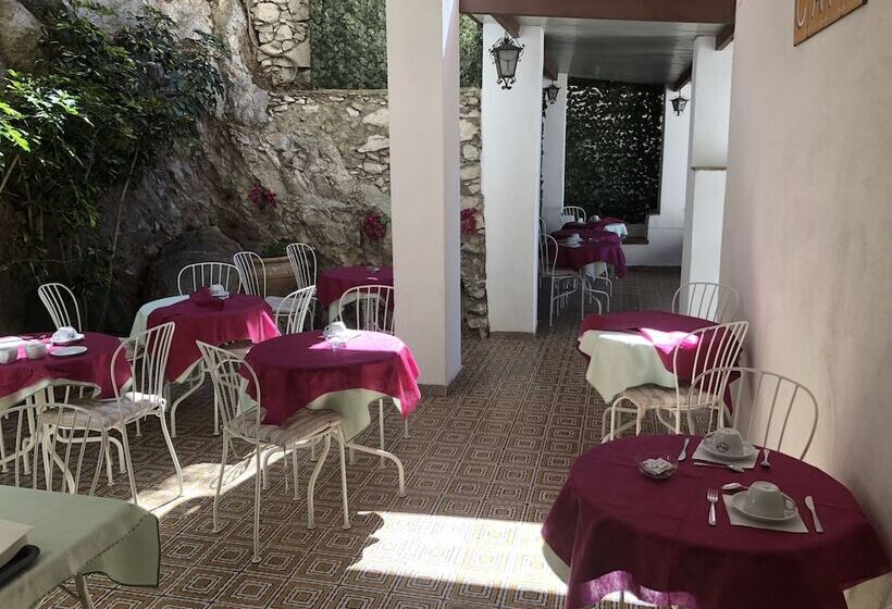 تختخواب و صبحانه Elios Tao