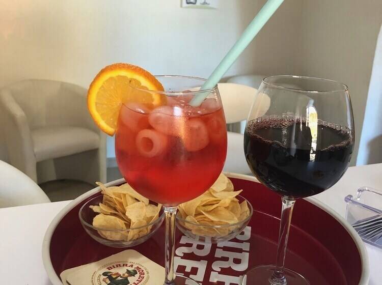 تختخواب و صبحانه Elios Tao