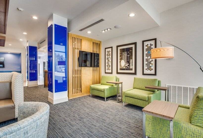 בית מלון כפרי Holiday Inn Express & Suites   Denton South, An Ihg
