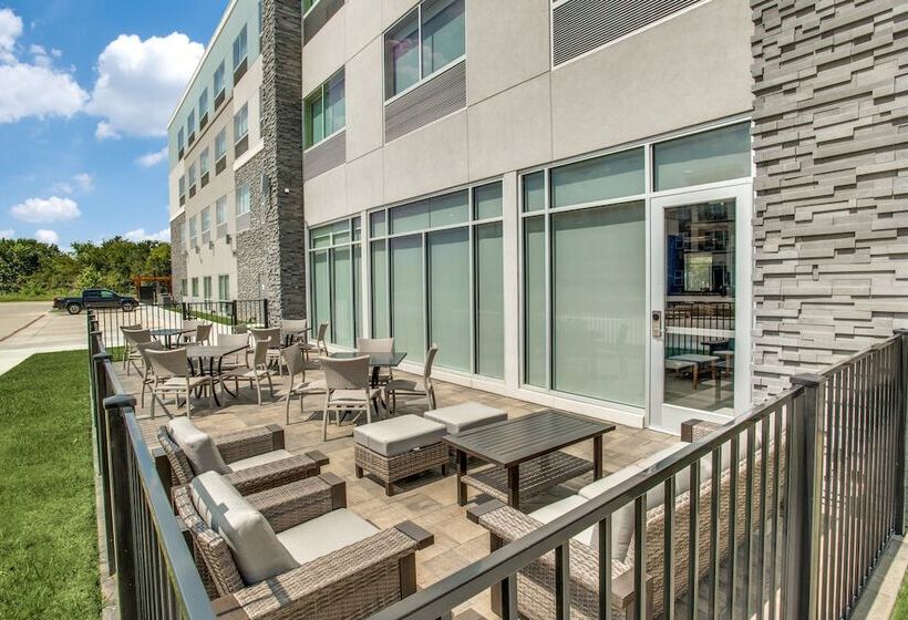בית מלון כפרי Holiday Inn Express & Suites   Denton South, An Ihg