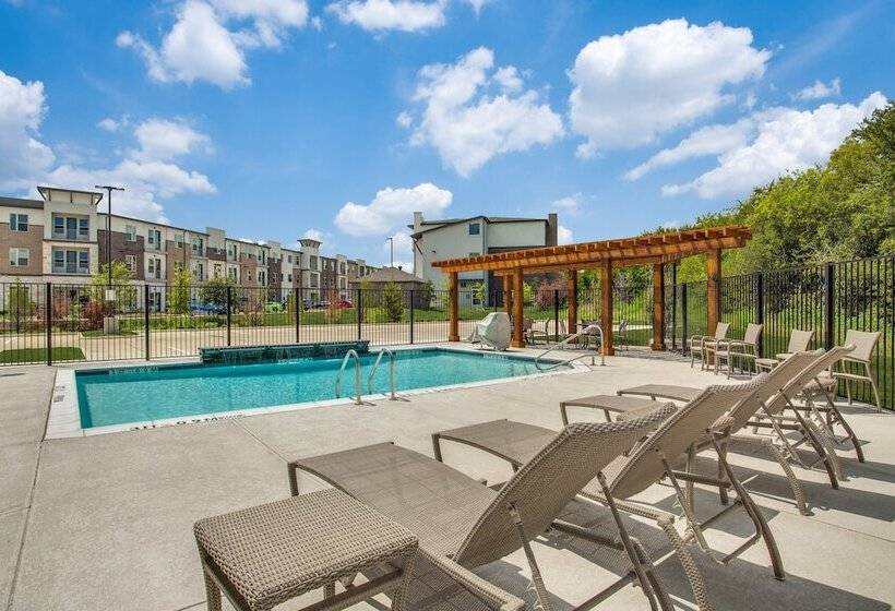 בית מלון כפרי Holiday Inn Express & Suites   Denton South, An Ihg