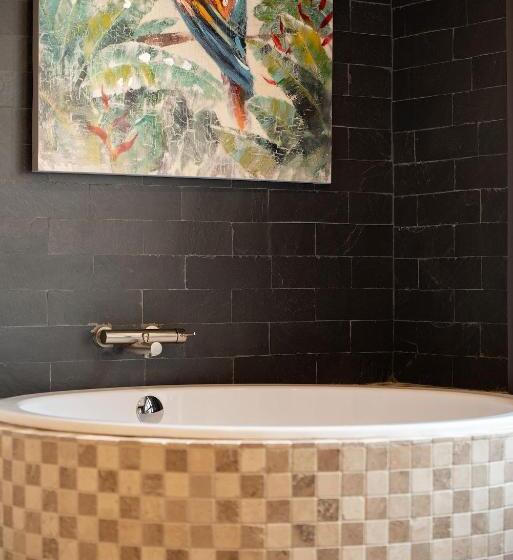 Suite 1907 Aviles