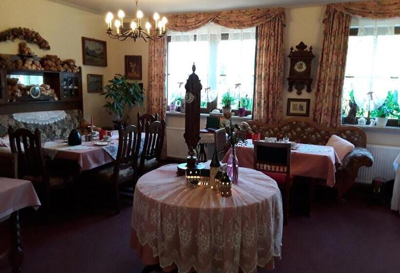 ユースホステル Gästehaus Gisela Im Fürstlichen Fischhaus