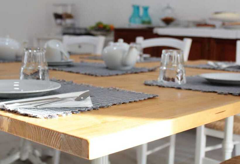 تختخواب و صبحانه A Casa Ventotto