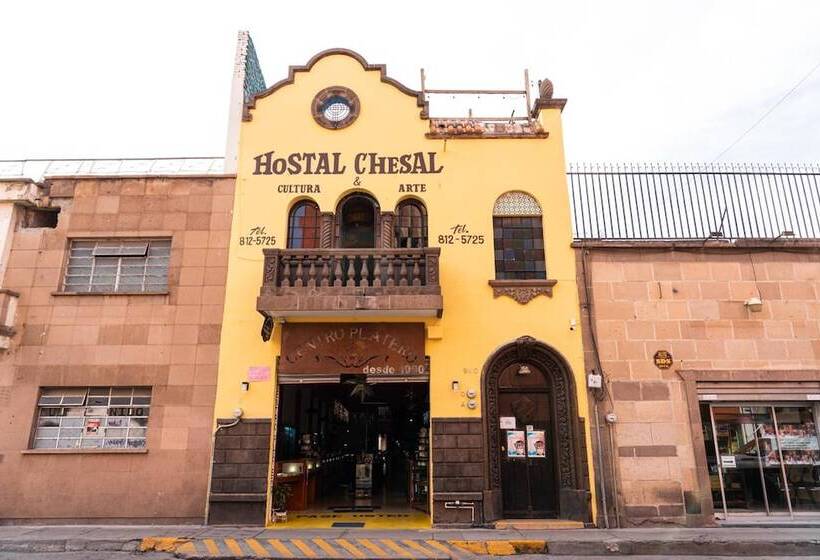 هتل Hostal Chesal