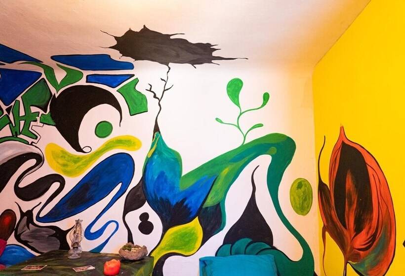 هتل Hostal Chesal