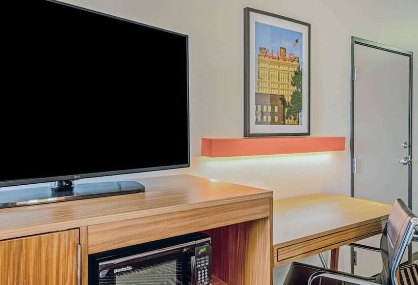 هتل La Quinta By Wyndham Waco Baylor Downtown