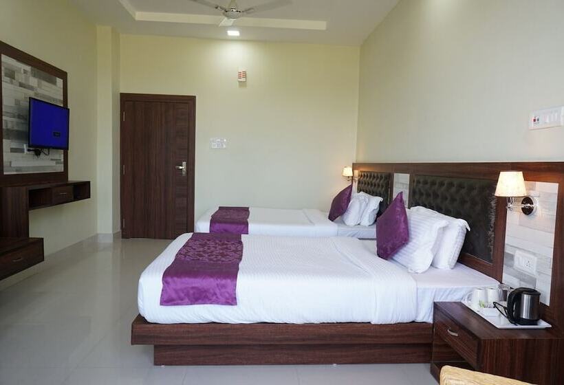 هتل Pemaling Lords Eco Inn Guwahati