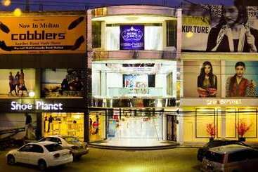 هتل Raywal Executive Suites