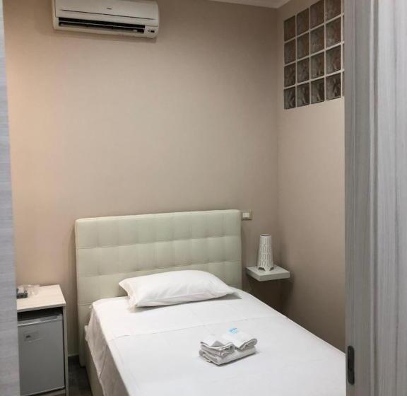 پانسیون Elena Rooms