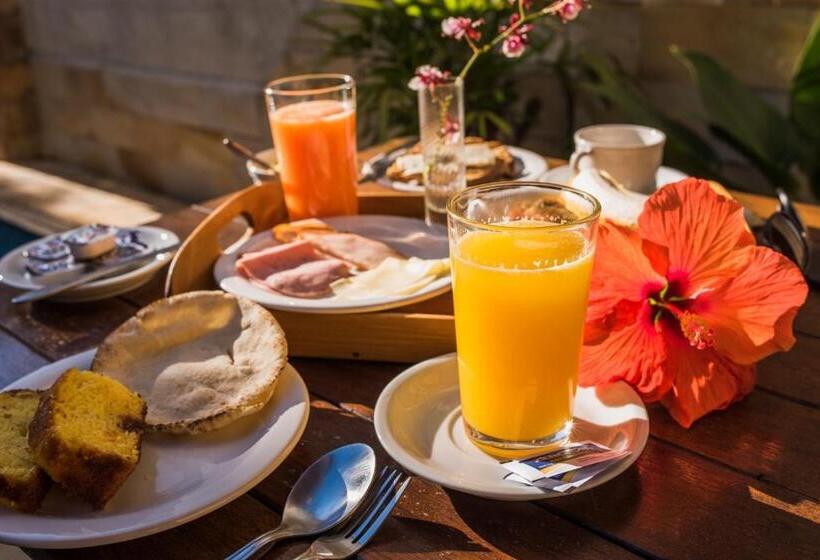 הוסטל Rogai Hotel Pousada