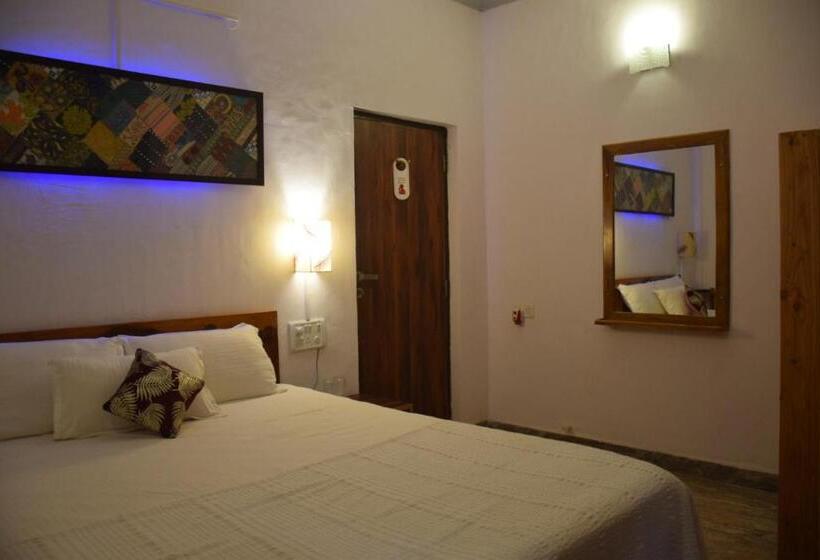 تختخواب و صبحانه Laligurasvilla Beachside Escape   100m To Beach