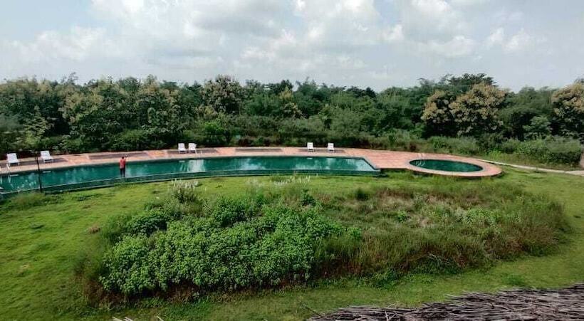 Отель Red Earth Tadoba
