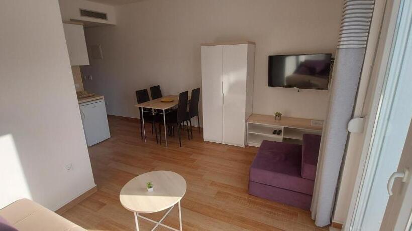 پانسیون Apartmani Barka