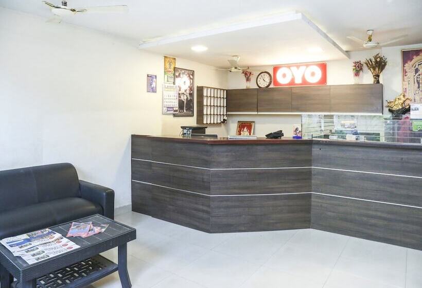 בית מלון כפרי Capital O 14623 Travellers Inn