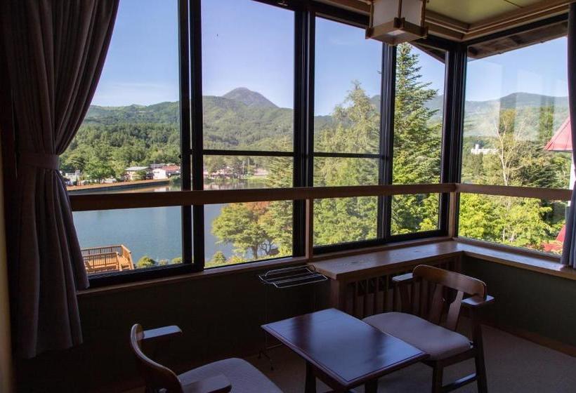 تختخواب و صبحانه Hytter Lakeside Lodge
