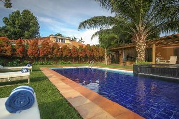 No 5 Boutique Hotel Limited