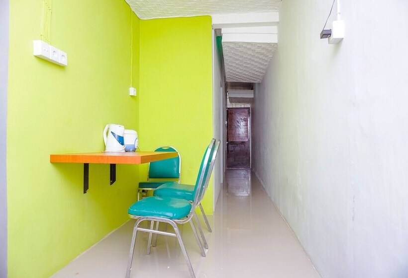 Hotel Oyo 433 Nelvi Residence Syariah