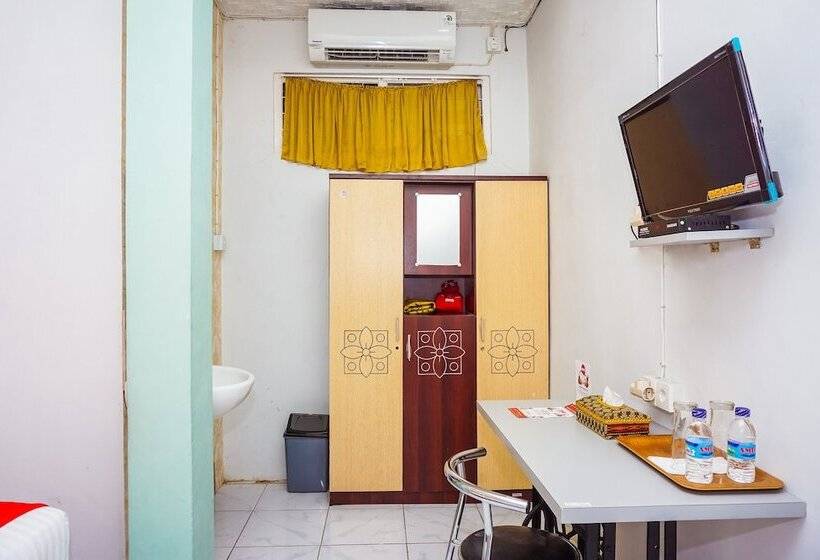 Hotel Oyo 433 Nelvi Residence Syariah