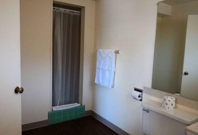 فندق River Park Inn