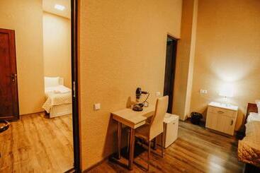 هتل Sresidence