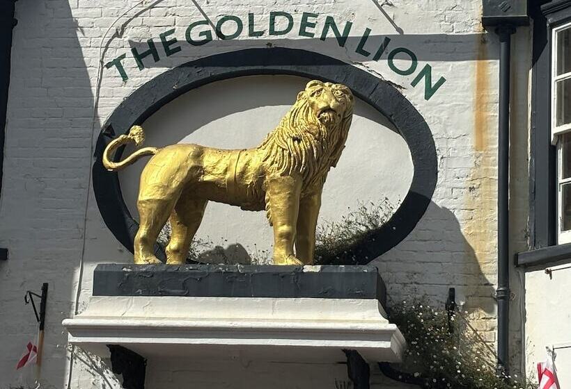 هتل The Golden Lion