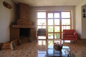 هاستل Schatzi Lodge