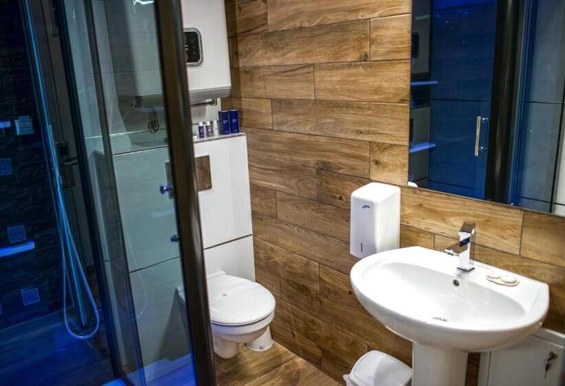 تختخواب و صبحانه Zam Residence