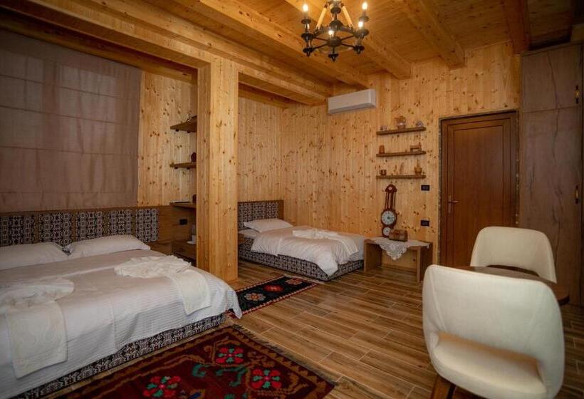 هتل Grandpa S House