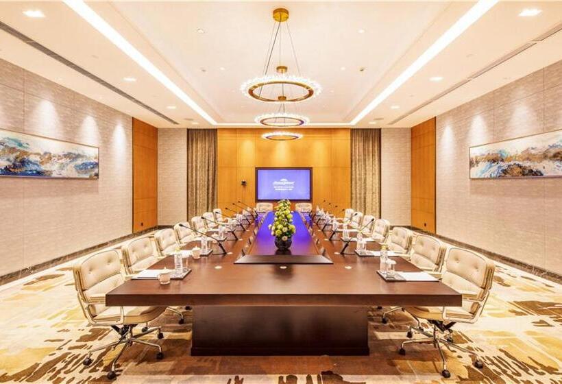 Отель Howard Johnson New District Plaza Ziyang