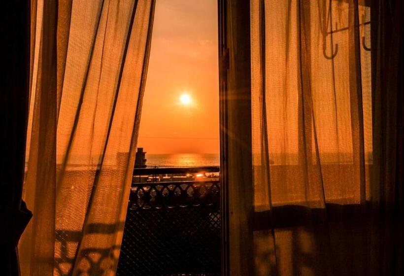 هتل Sunset Zanpa