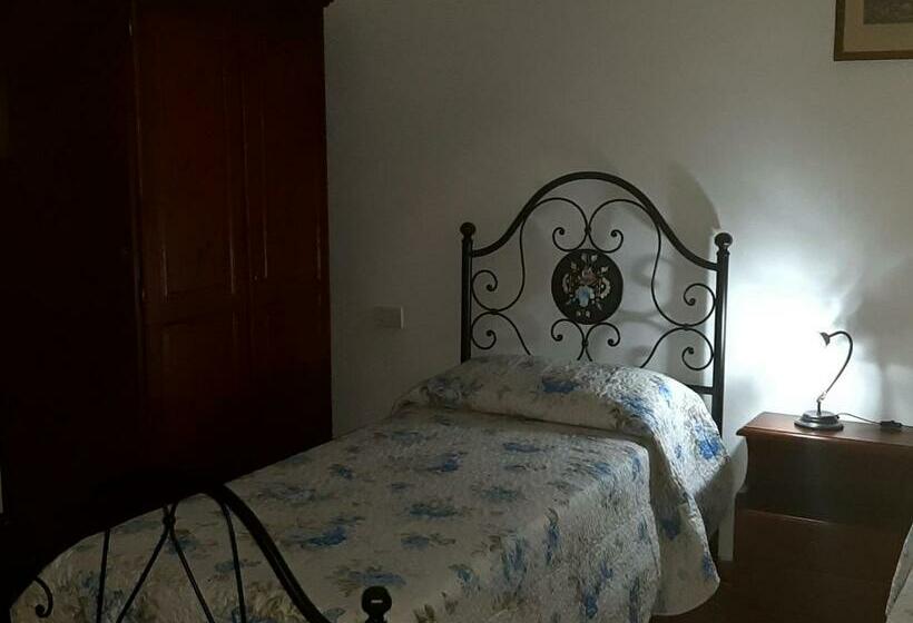 فندق Agriturismo Uliveto Gretacci