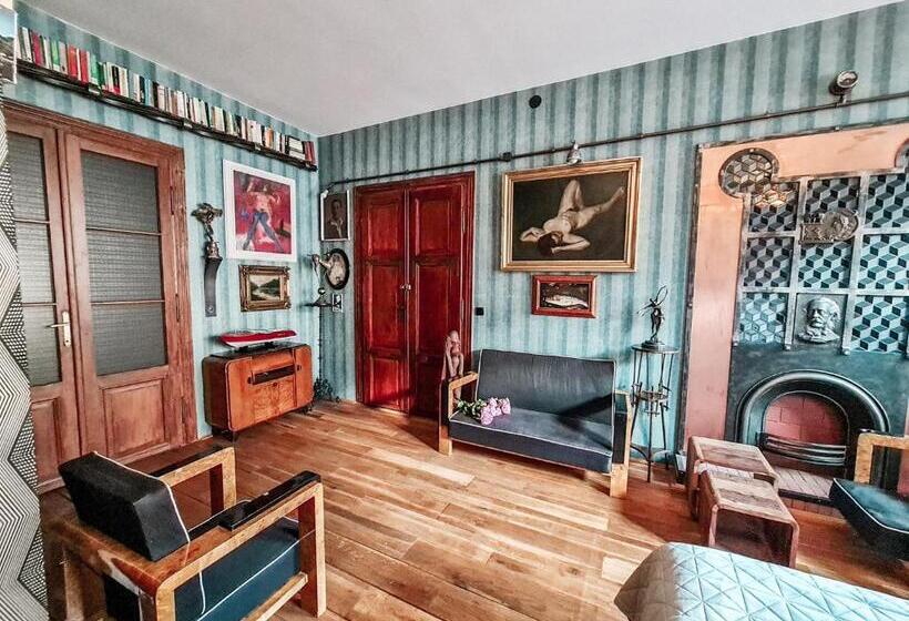 هتل Divna Pani Luxury Gallery Rooms