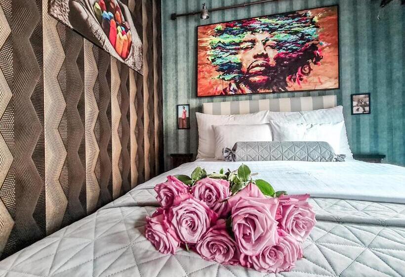 هتل Divna Pani Luxury Gallery Rooms