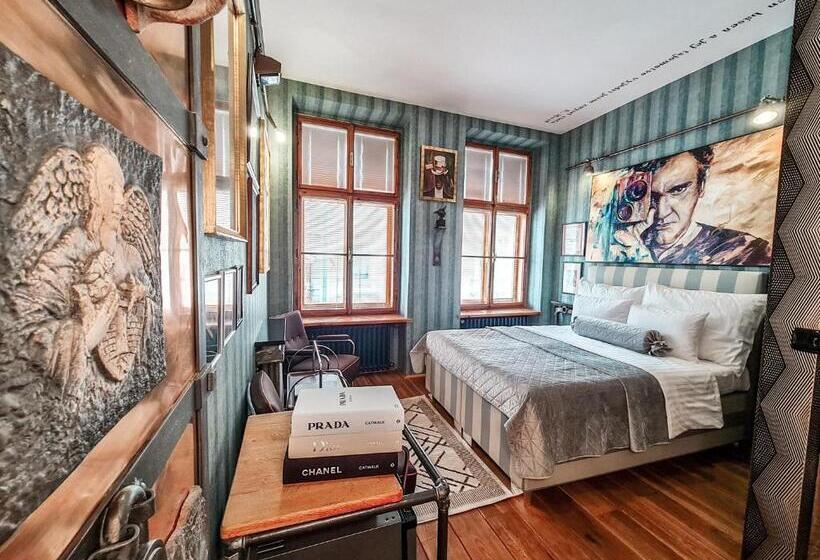 هتل Divna Pani Luxury Gallery Rooms