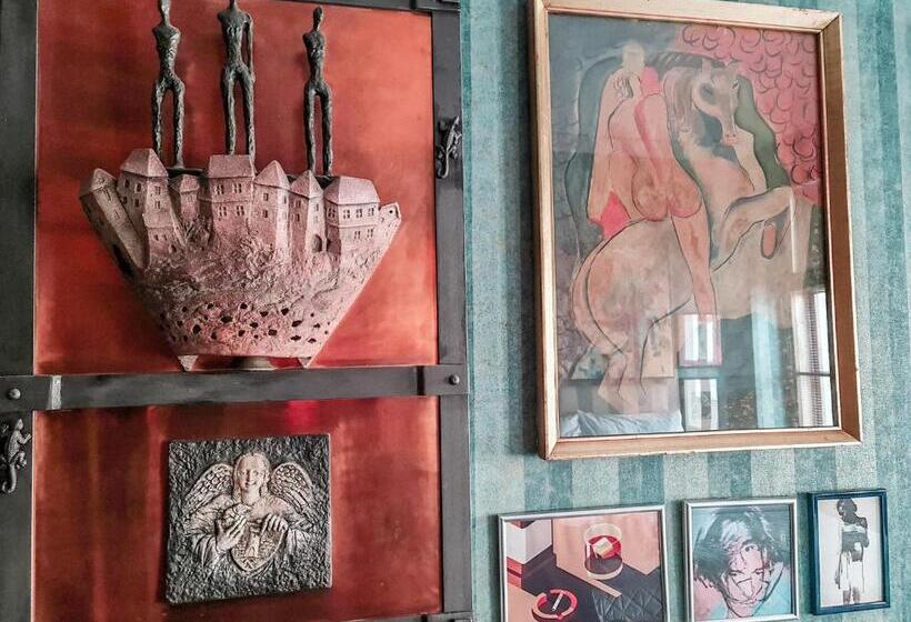 هتل Divna Pani Luxury Gallery Rooms