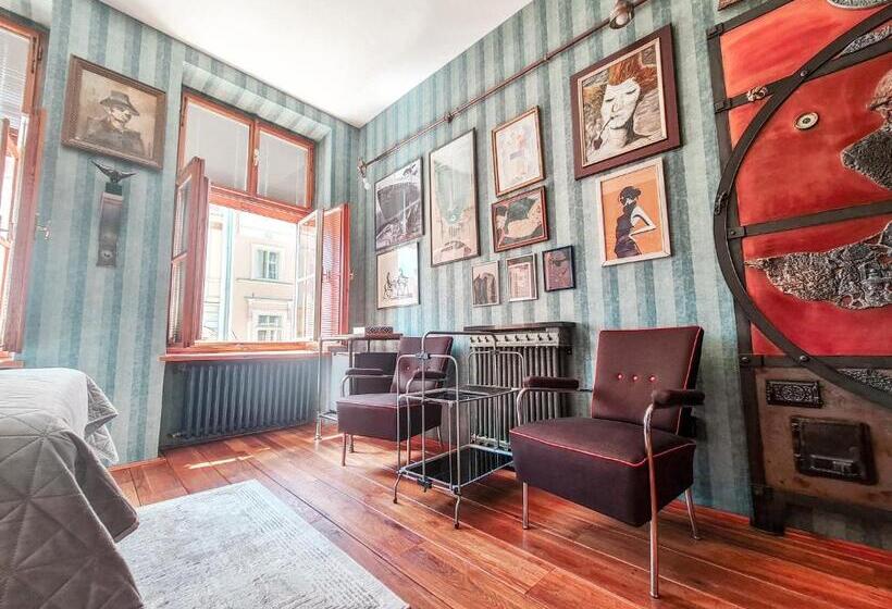 هتل Divna Pani Luxury Gallery Rooms