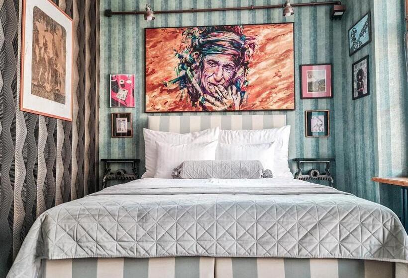هتل Divna Pani Luxury Gallery Rooms