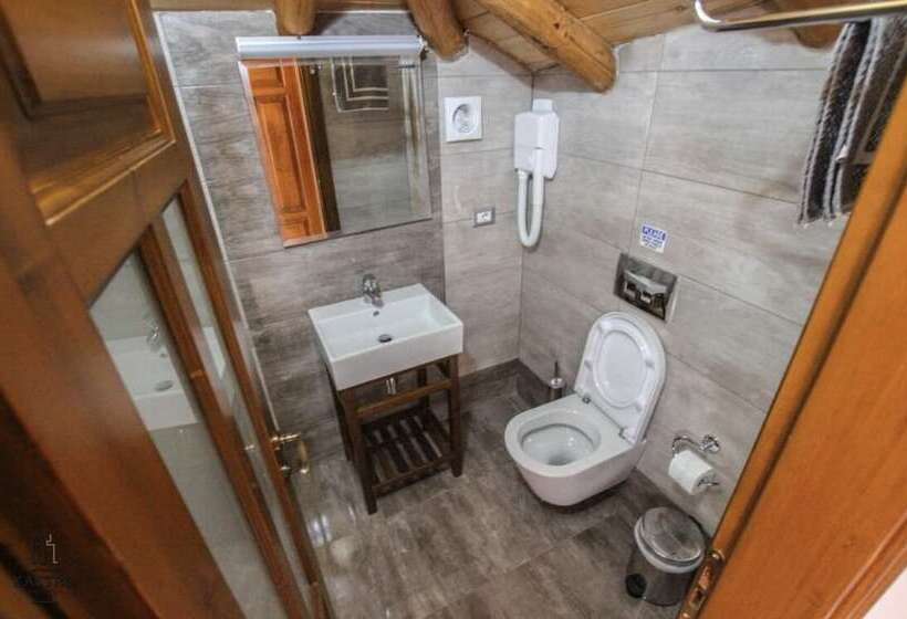 هتل Kastro